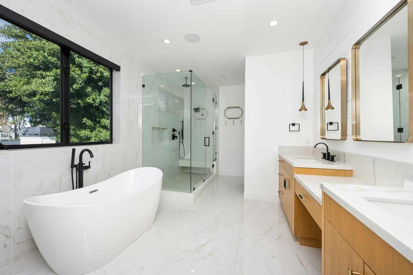 Salle de bain refaite à neuf — après